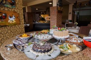 Comida en o cerca de este hotel