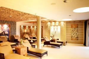Hotel Bergblick 5 Sterne的休息区