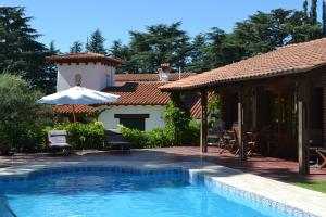 The swimming pool at or close to Ca´Montana Hostal Boutique