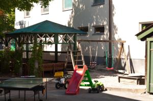 Patio lub wspólna przestrzeń na świeżym powietrzu w obiekcie Hotel Rosner