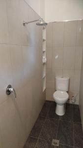 The Empire Hotel Deloraine的一间浴室