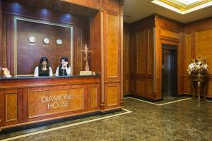 Лобби или стойка регистрации в Diamond Hotel Yerevan