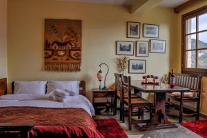 Ένα ή περισσότερα κρεβάτια σε δωμάτιο στο Dio Studios +48 φωτογραφίες