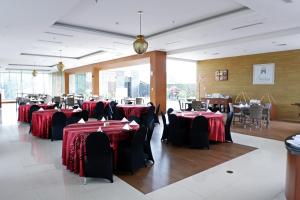 Majoituspaikan The New Atrium Hotel Yogyakarta ravintola tai vastaava paikka