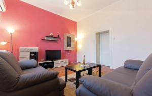 Telewizja i/lub zestaw kina domowego w obiekcie Apartment Nadalina 1072