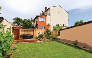 Ogród w obiekcie Apartment Nadalina 1072