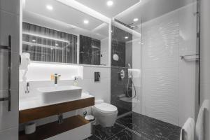 Koupelna v ubytování Sky Hotel