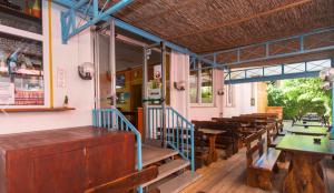 Restaurace v ubytování Sunflower Beach Backpacker Hostel & Bar