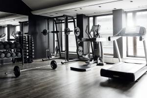 
The fitness center and/or fitness facilities at Hotel Kämp
