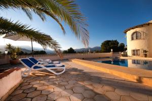 Bazén v ubytovaní Villa Heno, Beautiful detached villa with large private pool - by Holiday Rentals Villamar alebo v jeho blízkosti