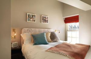 Gallery image of The Crown in Woodstock