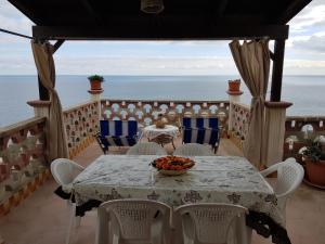 A general sea view or a sea view taken from the holiday home