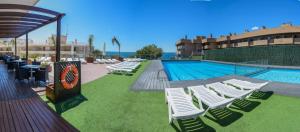 The swimming pool at or close to Albatros suite sobre el mar