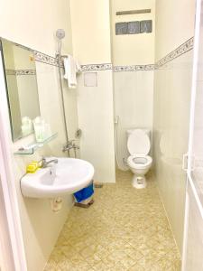 Kylpyhuone majoituspaikassa Anh Van Guesthouse