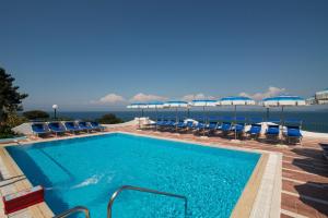 Bazén v ubytování Hotel Bagnitiello nebo v jeho okolí