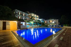 Bazén v ubytování Hotel Bagnitiello nebo v jeho okolí