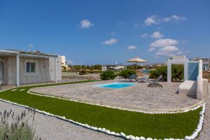 Bazén v ubytovaní Sun and Moon Villas alebo v jeho blízkosti