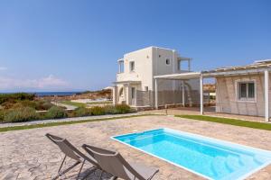 Bazén v ubytovaní Sun and Moon Villas alebo v jeho blízkosti