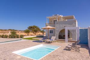 Bazén v ubytovaní Sun and Moon Villas alebo v jeho blízkosti