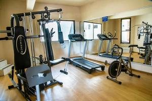 Centrul de fitness și/sau facilități de fitness de la American Inn Hotel & Suites Parral