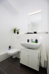 Imagem da galeria de My room serviced apartment-Messe em Munique