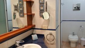 Vonios kambarys apgyvendinimo įstaigoje LOS FRAILES I
