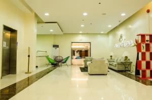 The lobby or reception area at Dreamwave Hotel Santiago