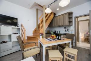Η κουζίνα ή μικρή κουζίνα στο Apartments Roko