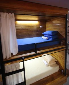 Dong Paloh Hostel客房内的一张或多张床位