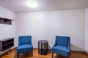 Posezení v ubytování Motel 6-Irving, TX - Irving DFW Airport East