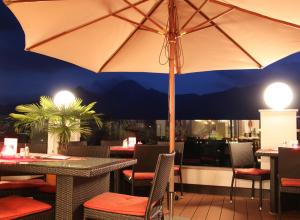 Ein Restaurant oder anderes Speiselokal in der Unterkunft Hotel-Pension Melcher 