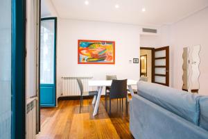 Posedenie v ubytovaní Apartamentos San Marcial 28