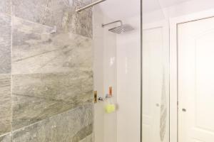Kúpeľňa v ubytovaní Mundo Nuevo: Acogedor Apartamento en el Centro + 37 fotografií