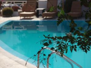 Bazen u ili blizu objekta Hotel Matina
