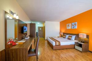 Gallery image of Golden Beach Cha-Am Hotel in Cha Am
