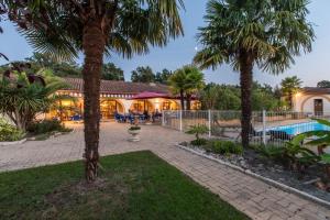 Zahrada ubytování Logis Hôtel Restaurant Solenca