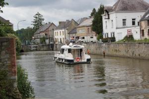 Výhled na řeku, která protéká v blízkosti bed and breakfast