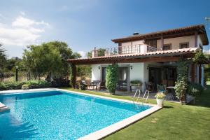 The swimming pool at or close to Villa Mertcan by Important Group Travel BD439