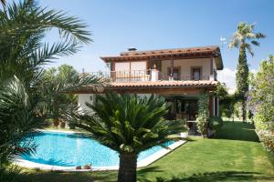 The swimming pool at or close to Villa Mertcan by Important Group Travel BD439