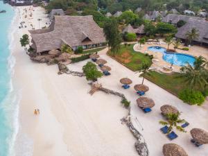 Blick auf Sandies Baobab Beach Zanzibar aus der Vogelperspektive