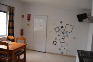 Gallery image of Apartamentos Costa in Costa da Caparica