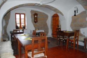 Posezení v ubytování Holiday Home Usedlost Nový Svět + 37 fotografií