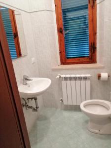 
A bathroom at Ostello Le Fornaci
