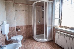 A bathroom at Agriturismo Goccia di Luna