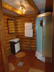 Phòng tắm tại Tourist complex Karina