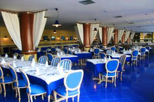 Regency Hotel & Spa餐厅或其他用餐的地方