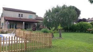 Zahrada ubytování 2 chambres lit140 et 2lits 90 dans villa10mn ligue de foot 13mn clinique l union 18mn golf Palmola
