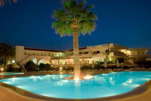 Bazén v ubytování Sabina Hotel nebo v jeho okolí