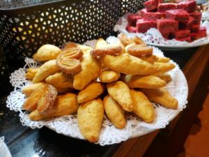 Makanan di atau berdekatan hotel