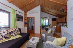 Kuchyň nebo kuchyňský kout v ubytování Apartments and Room Drazen